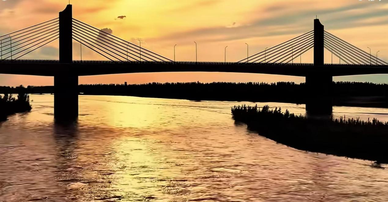 G218线伊宁市过境公路作为新疆伊犁哈萨克自治州重点交通建设项目，通车后，将显著优化伊犁河谷地区路网结构，有效缓解现有国道交通压力，大幅提升干线公路的通行效率与服务能力，进一步促进“两霍两伊”一体化发展战略的落地实施。