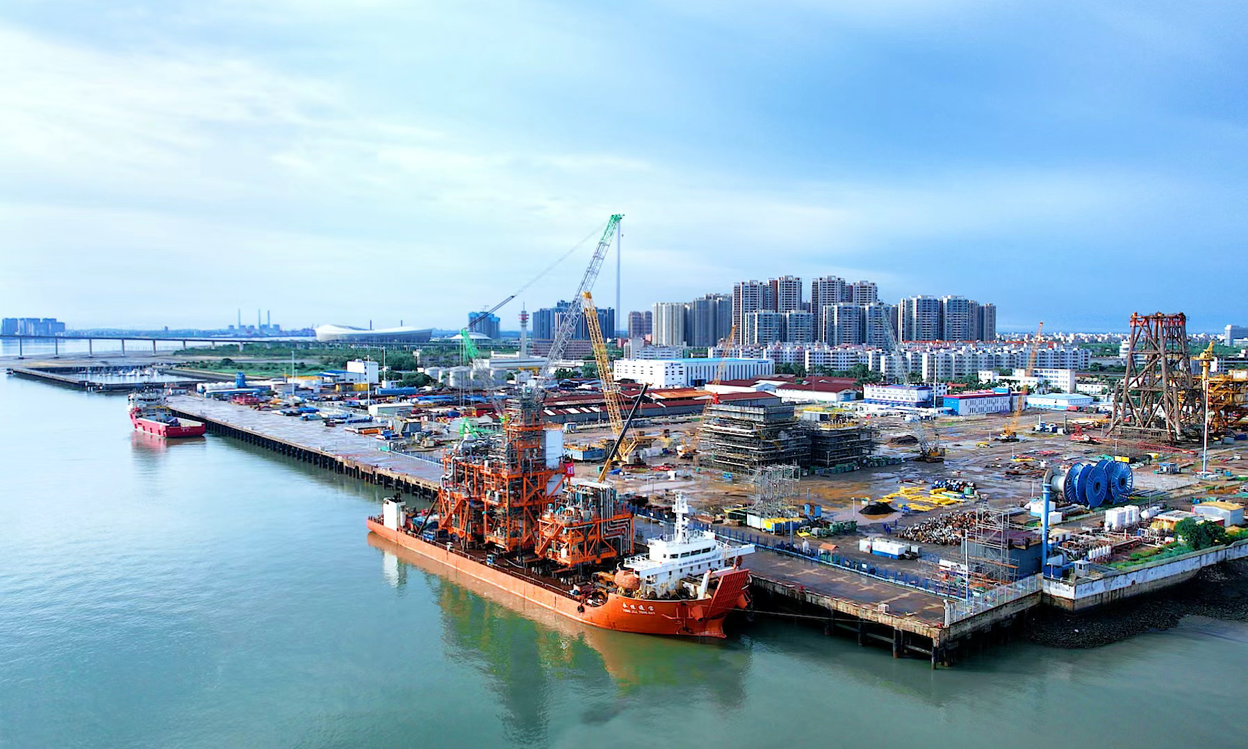 中国海油东方1-1气田CCUS项目低温脱碳系统陆地建造完工